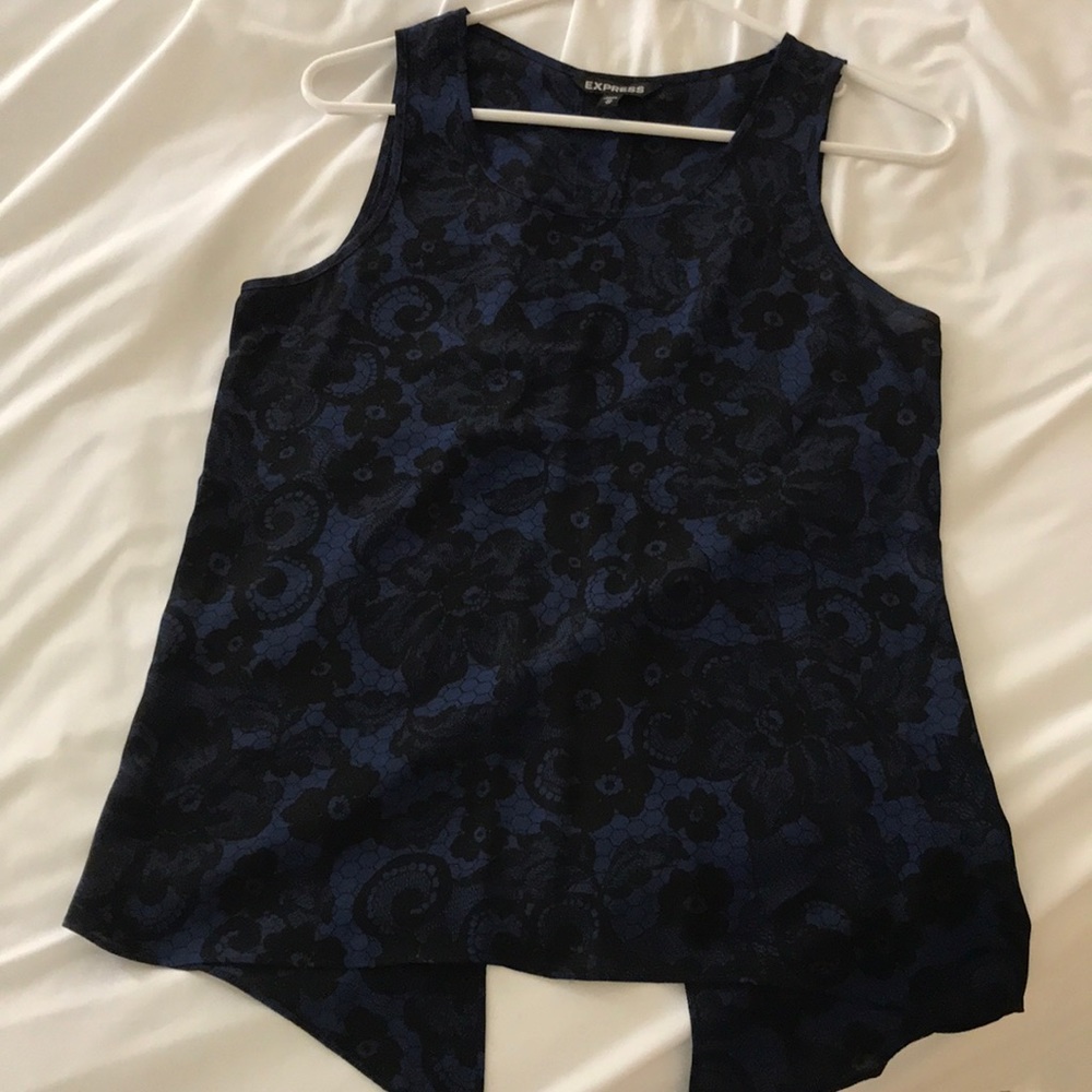 Blue and black flowers tank top